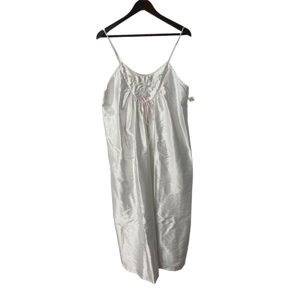 Vintage R Michael Alan white satin nightgown embrodiered Marshall Fields